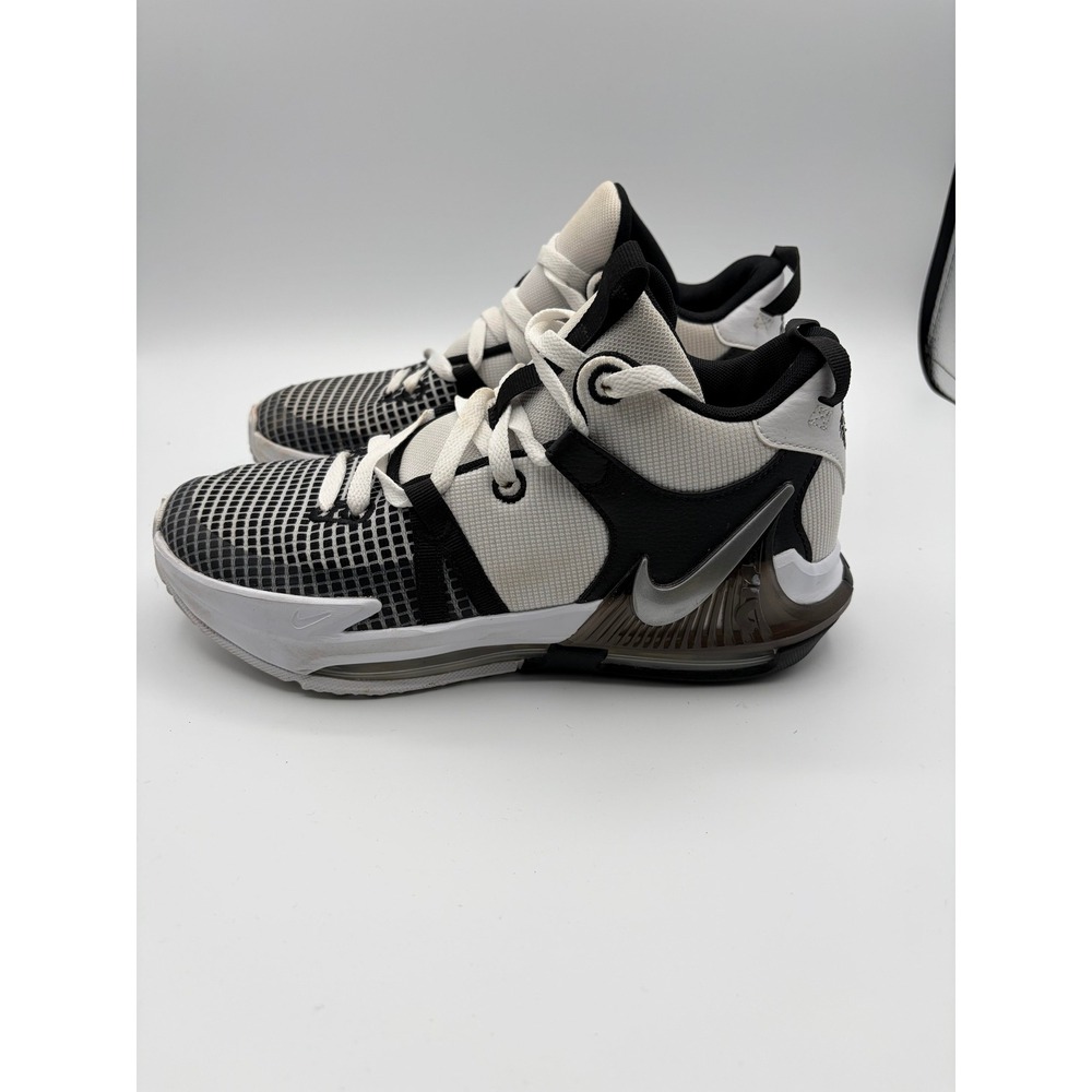 Nike LeBron Witness 7 Big Kids 7Y White Black Basketball Sneakers DQ8650-100